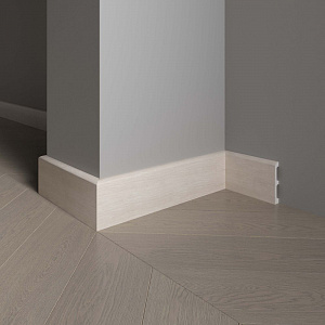 Плинтус DECOR-DIZAYN 706-77